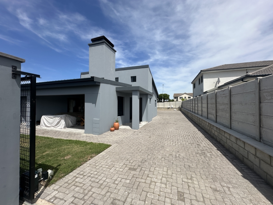 2 Bedroom Property for Sale in Reebok Western Cape